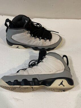 Nike Air Jordan 9 Retro Barons RARE 2013 (302359-116) Size 7Y // Womens Size 8.5